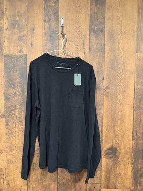 NWT John Varvatos Men’s Black Long-Sleeve Pocket Tee large